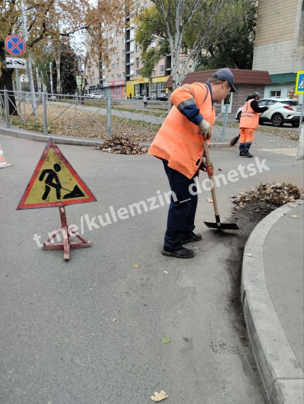 Согласно поставленной Главой ДНР Денисом Пушилиным задачей, продолжаем следить за чистотой и порядком на обочинах В Донецке Согласно поставленной Главой ДНР Денисом Пушилиным задачей, продолжаем следить за чистотой и порядком на обочинах В Донецке