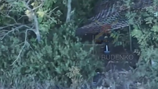 Андрей Руденко: В Донецкой народной республике (ДНР) на Константиновском направлении в окрестностях н.п.Бересток операторами БпЛА «Южной» группировки войск в ходе воздушной разведки и наблюдения за местностью обнаружены и...