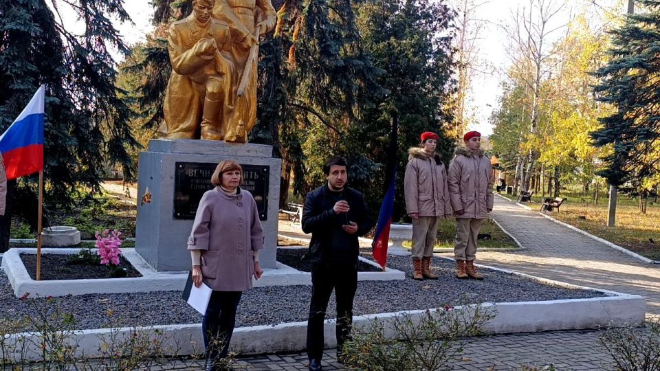 В Ждановке почтили память павших в День Белых журавлей В Ждановке почтили память павших в День Белых журавлей