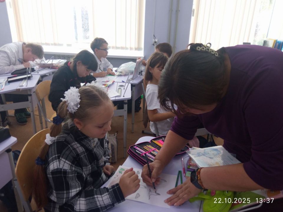 Арт час "Летят над миром журавли...", приуроченный ко Дню белых журавлей, прошел сегодня с детьми из группы продленного дня ГБОУ "Общеобразовательная школа №5 Волновахского м. о." Арт час "Летят над миром журавли...", приуроченный ко Дню белых журавлей, прошел сегодня с детьми из группы продленного дня ГБОУ "Общеобразовательная школа №5 Волновахского м. о."