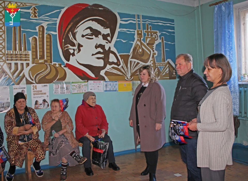Сегодня в общежитии г. Енакиево первый заместитель Главы Администрации Краснолиманского муниципального округа Андрей Самсонов провел встречу с гражданами Краснолиманщины Сегодня в общежитии г. Енакиево первый заместитель Главы Администрации Краснолиманского муниципального округа Андрей Самсонов провел встречу с гражданами Краснолиманщины