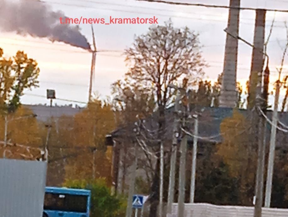 Краматорск - уничтожена ветровая электро станция ( ветряк) на который ВСУ установили РЛС и средства связи Краматорск - уничтожена ветровая электро станция ( ветряк) на который ВСУ установили РЛС и средства связи