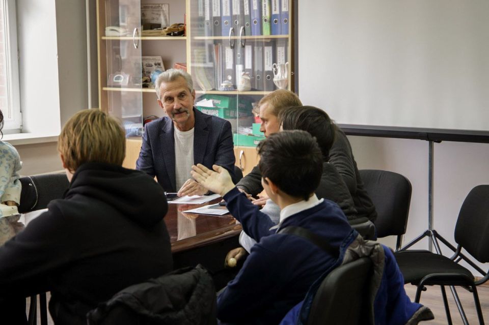 В «Донецкэнерго» филиале АО «Юго-Западная электросетевая компания» состоялась профориентационная экскурсия для школьников В «Донецкэнерго» филиале АО «Юго-Западная электросетевая компания» состоялась профориентационная экскурсия для школьников