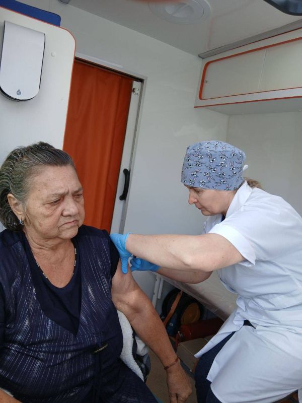 Продолжается вакцинация против гриппа взрослого и детского населения Продолжается вакцинация против гриппа взрослого и детского населения