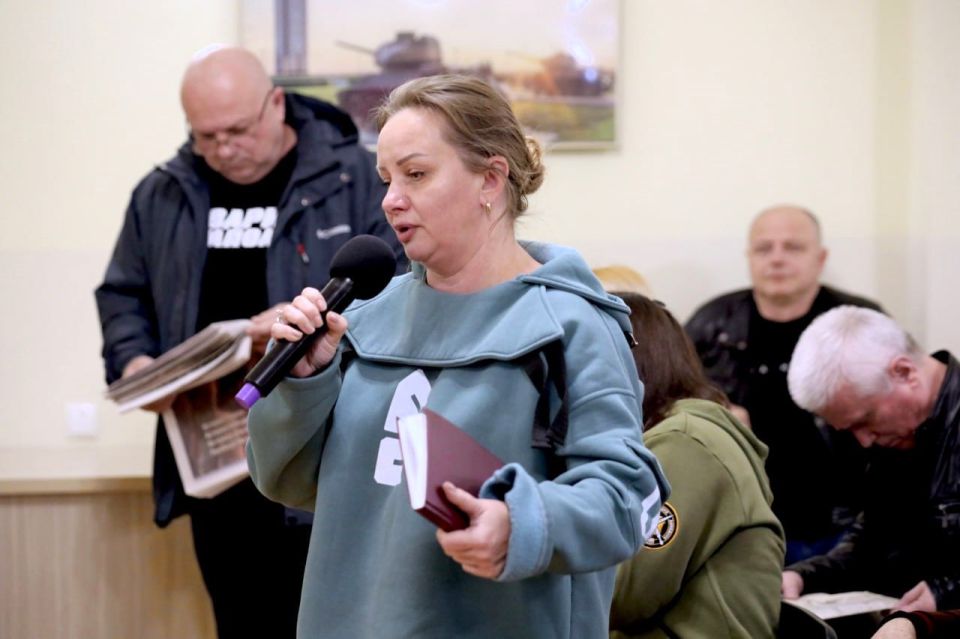 В Донецке прошла творческая встреча Захара Прилепина с ветеранами-защитниками Родины В Донецке прошла творческая встреча Захара Прилепина с ветеранами-защитниками Родины