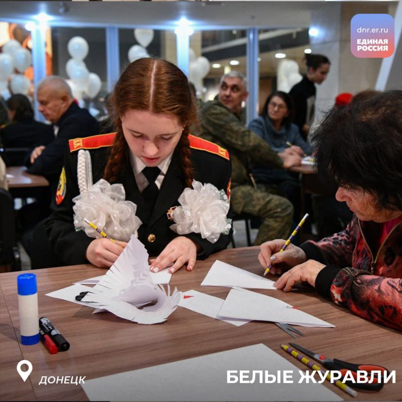 Белые журавли памяти: партийцы и молодёжь чтят павших героев Белые журавли памяти: партийцы и молодёжь чтят павших героев