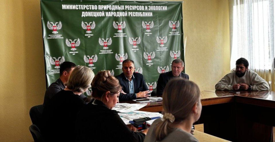 Провел рабочую встречу с представителями ПАО «РусГидро» и АО «Инфраструктурные проекты». Провел рабочую встречу с представителями ПАО «РусГидро» и АО «Инфраструктурные проекты».