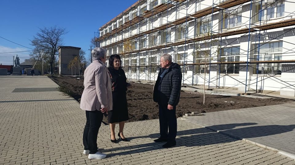 Сегодня Глава муниципального образования Старобешевский муниципальный округ Николай Михайлов с рабочим визитом посетил село Раздольное Сегодня Глава муниципального образования Старобешевский муниципальный округ Николай Михайлов с рабочим визитом посетил село Раздольное