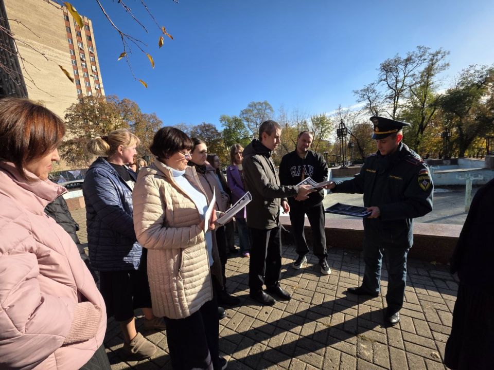 Татьяна Копылова: Сегодня, 23 октября, по поручению Главы Республики Дениса Пушилина и в рамках проекта "УПРАВДОМ" и "Новая школа", реализуемых партией "Единая Россия", встретилась с жителями района Татьяна Копылова: Сегодня, 23 октября, по поручению Главы Республики Дениса Пушилина и в рамках проекта "УПРАВДОМ" и "Новая школа", реализуемых партией "Единая Россия", встретилась с жителями района