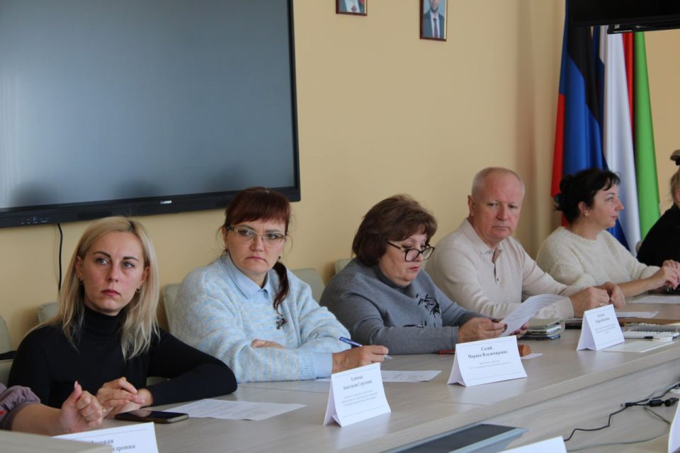 Состоялось заседание комиссии по делам несовершеннолетних и защите их прав администрации городского округа Горловка Состоялось заседание комиссии по делам несовершеннолетних и защите их прав администрации городского округа Горловка