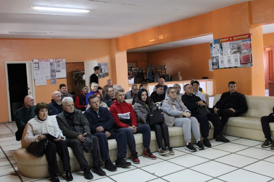В Горловке состоялась встреча депутата Народного совета ДНР со спортивной общественностью В Горловке состоялась встреча депутата Народного совета ДНР со спортивной общественностью