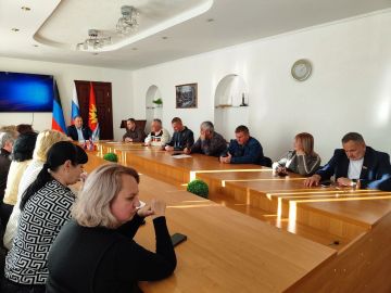 Состоялось заседание фракции "Единая Россия" Торезского городского совета