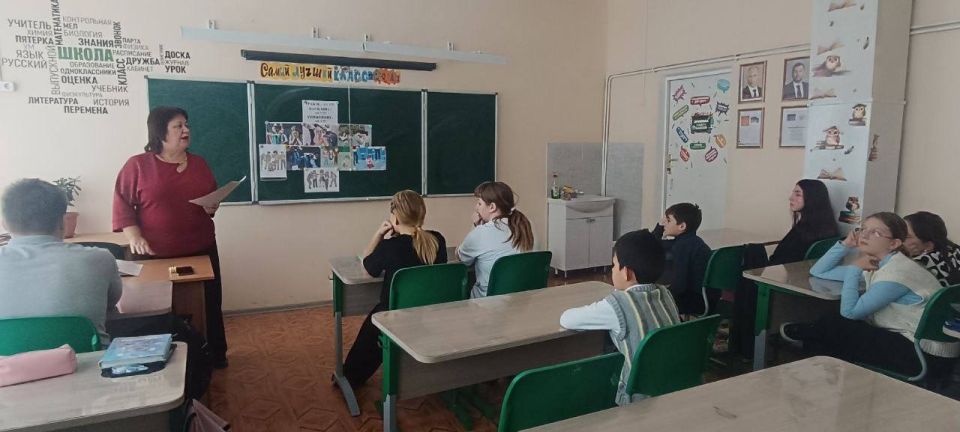 В Мелекинской школе прошла акция «Дружить здорово!», приуроченная к Международному дню борьбы с буллингом В Мелекинской школе прошла акция «Дружить здорово!», приуроченная к Международному дню борьбы с буллингом