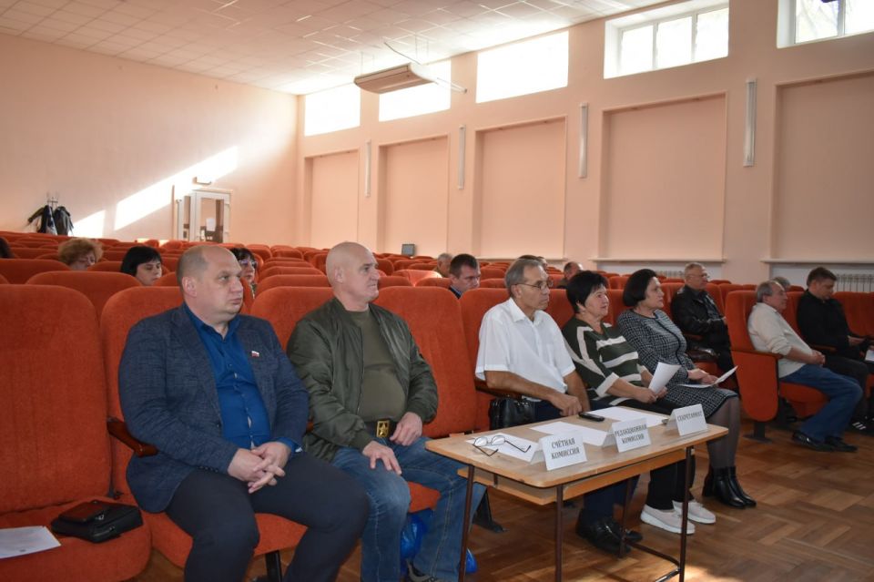 Игорь Лызов: Принял участие в 57-м заседании Амвросиевского муниципального совета ДНР Первого созыва Игорь Лызов: Принял участие в 57-м заседании Амвросиевского муниципального совета ДНР Первого созыва