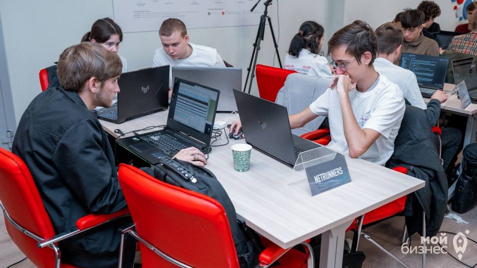 Старт дан! В Донецке открылся первый IT-фестиваль «Код Новороссии» Старт дан! В Донецке открылся первый IT-фестиваль «Код Новороссии»