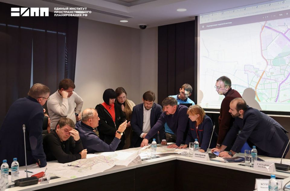 Александр Подгорный: Развитие транспортного каркаса Донецко-Макеевской агломерации обсудили на встрече с администрацией ДНР Александр Подгорный: Развитие транспортного каркаса Донецко-Макеевской агломерации обсудили на встрече с администрацией ДНР