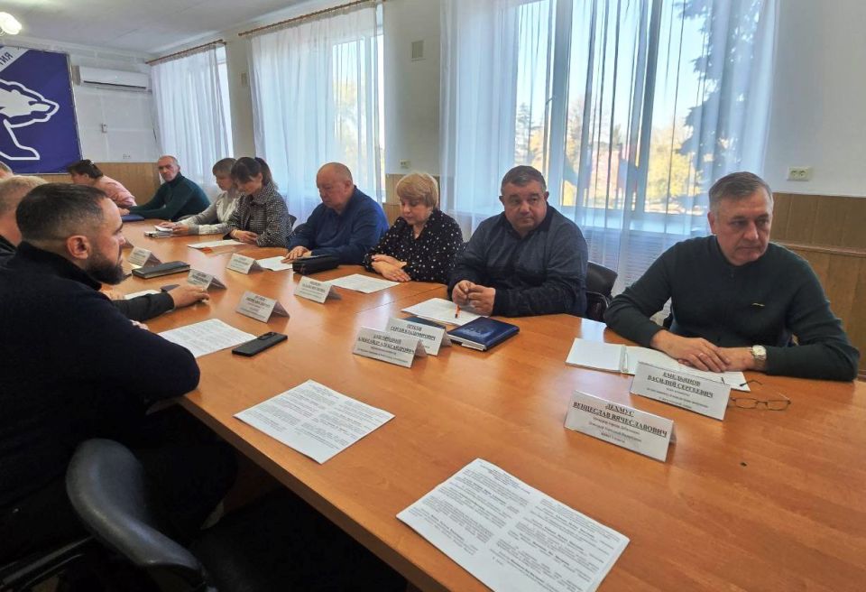 Сергей Желновач: Заседание Дебальцевского городского совета Донецкой Народной Республики первого созыва Сергей Желновач: Заседание Дебальцевского городского совета Донецкой Народной Республики первого созыва