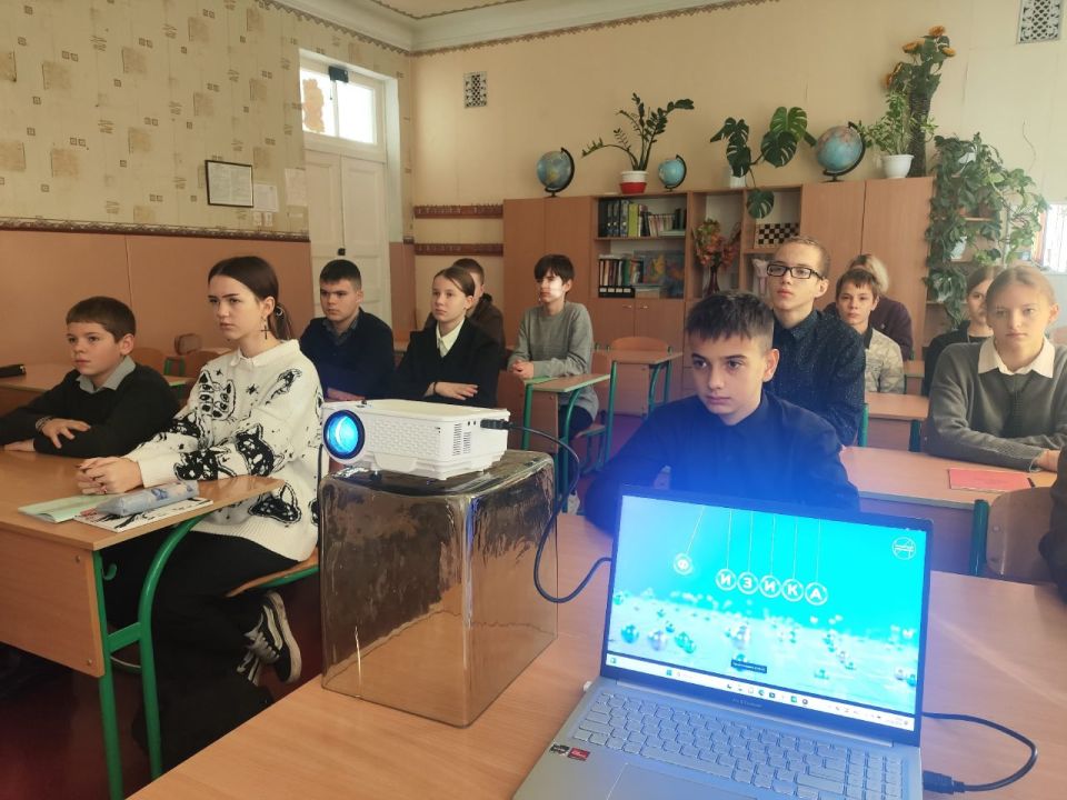 В Ждановке школьники учатся выбирать будущую профессию В Ждановке школьники учатся выбирать будущую профессию