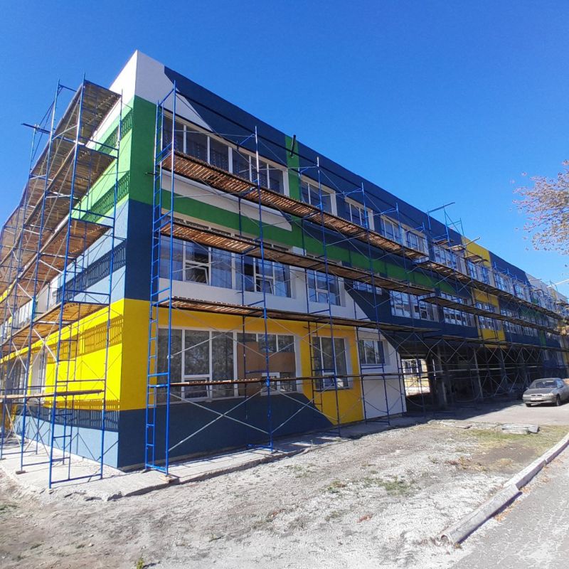 В Дебальцево в рамках национального проекта «Молодёжь и дети» капитально ремонтируют школу № 1