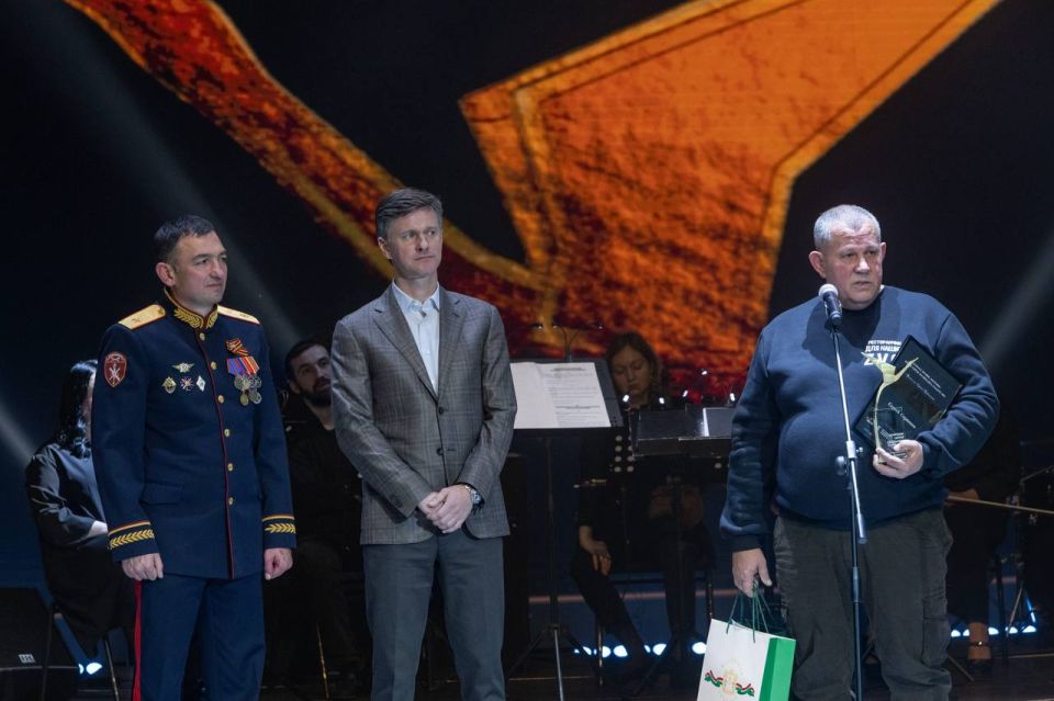 В Калуге начальник регионального управления Росгвардии принял участие в церемонии награждения победителей регионального этапа Всероссийской премии «Поступок» имени Сергея Пускепалиса В Калуге начальник регионального управления Росгвардии принял участие в церемонии награждения победителей регионального этапа Всероссийской премии «Поступок» имени Сергея Пускепалиса
