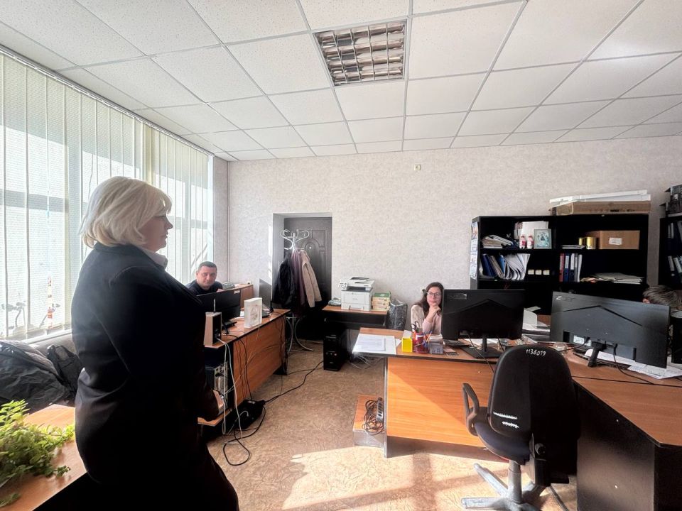 Управляющий делами администрации Мангушского муниципального округа Наталья Паршина провела рабочую встречу с коллективом отделения Социального фонда России по ДНР в Першотравневом районе Управляющий делами администрации Мангушского муниципального округа Наталья Паршина провела рабочую встречу с коллективом отделения Социального фонда России по ДНР в Першотравневом районе