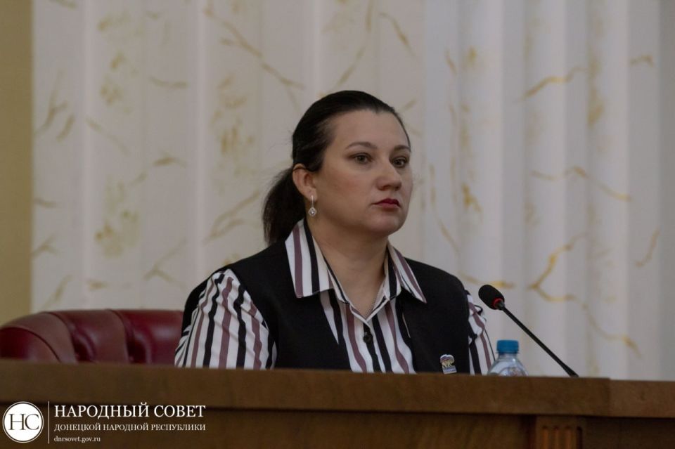 Для мониторинга прохождения республикой отопительного сезона создано 45 рабочих групп из числа депутатов Народного Совета, представителей управляющих компаний и «Донбасстеплоэнерго» Для мониторинга прохождения республикой отопительного сезона создано 45 рабочих групп из числа депутатов Народного Совета, представителей управляющих компаний и «Донбасстеплоэнерго»