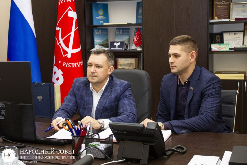 Заместитель Председателя Народного Совета ДНР Николай Сытов в режиме ВКС принял участие в работе круглого стола в Государственной Думе РФ Заместитель Председателя Народного Совета ДНР Николай Сытов в режиме ВКС принял участие в работе круглого стола в Государственной Думе РФ