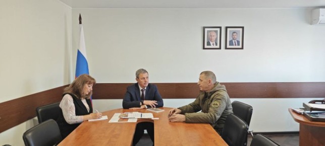 Михаил Желтяков: Сегодня состоялась встреча с известным писателем, поэтом и исполнителем авторской песни Артуром Саяновым