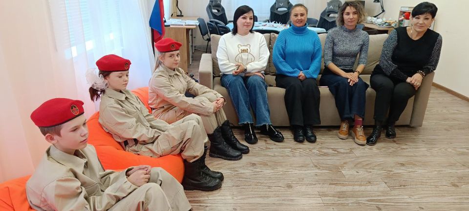 Белые журавли. 22 октября — особая дата в календаре памятных событий России и многих стран мира Белые журавли. 22 октября — особая дата в календаре памятных событий России и многих стран мира