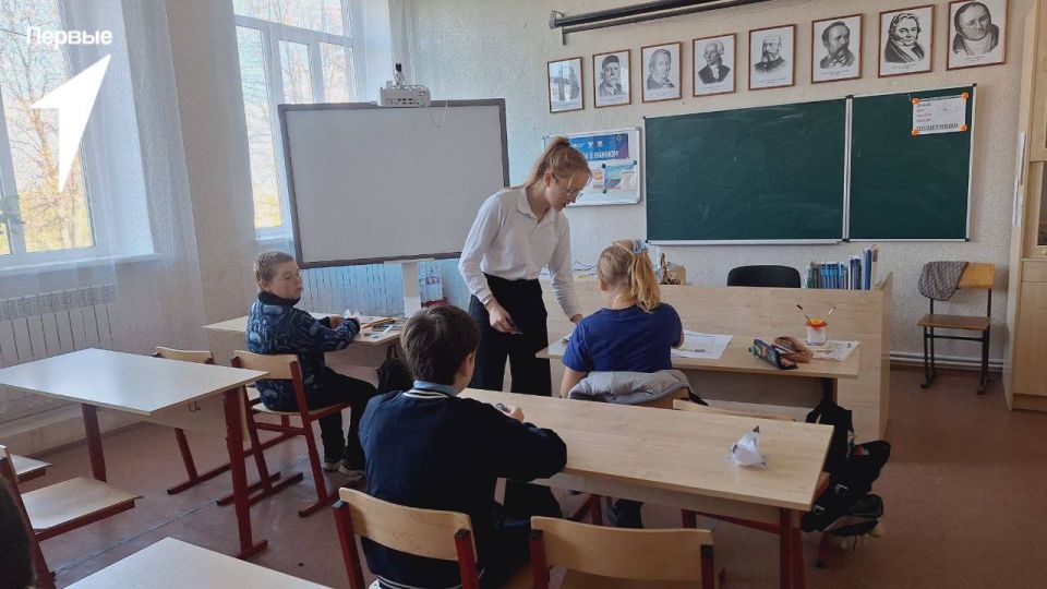 День белых журавлей. Активисты Кировской школы провели мастер-класс ко Дню белых журавлей День белых журавлей. Активисты Кировской школы провели мастер-класс ко Дню белых журавлей
