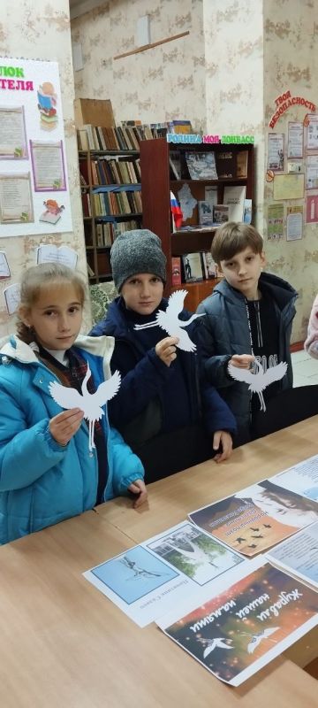 Ежегодно 22 октября отмечается День белых журавлей - памятный день, посвящённый памяти павших на полях сражений во всех войнах Ежегодно 22 октября отмечается День белых журавлей - памятный день, посвящённый памяти павших на полях сражений во всех войнах