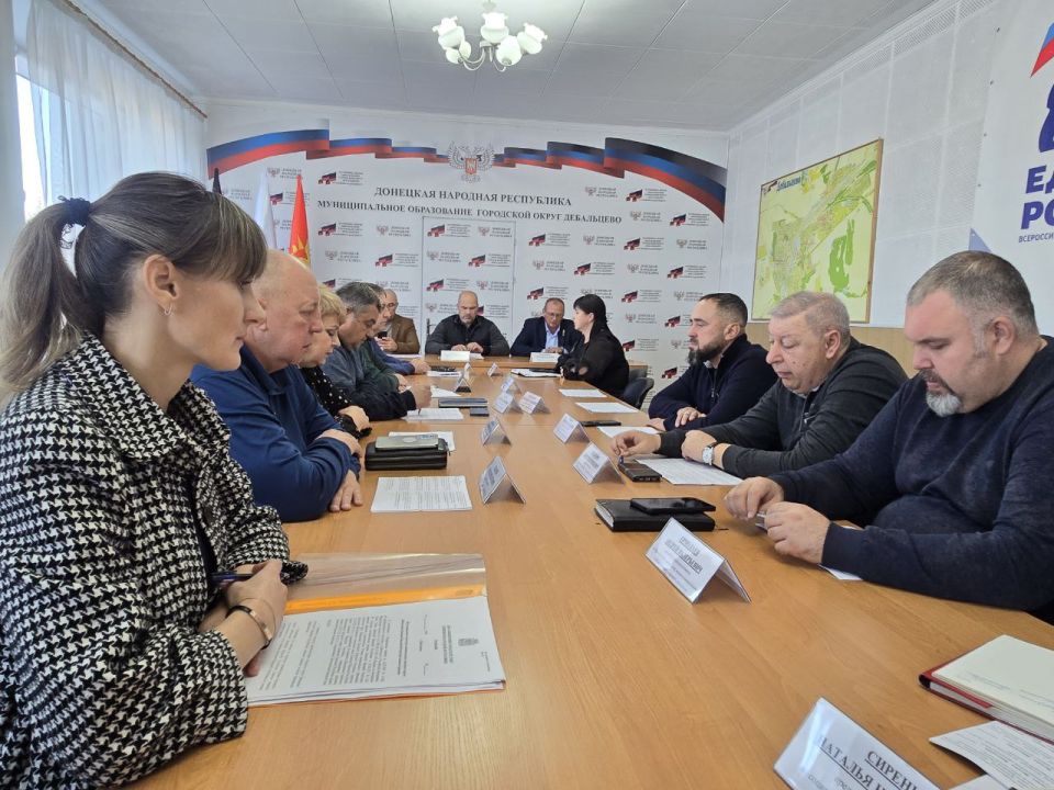 Сергей Желновач: Заседание Дебальцевского городского совета Донецкой Народной Республики первого созыва Сергей Желновач: Заседание Дебальцевского городского совета Донецкой Народной Республики первого созыва