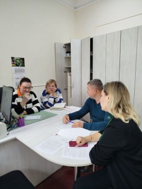 В Донецкой филармонии государственными инспекторами труда проведен профилактический визит по разъяснению вопросов применения трудового законодательства при использовании труда иностранных граждан