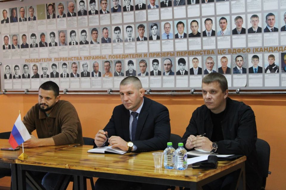 В Горловке состоялась встреча депутата Народного совета ДНР со спортивной общественностью В Горловке состоялась встреча депутата Народного совета ДНР со спортивной общественностью