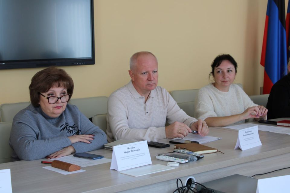 Состоялось заседание комиссии по делам несовершеннолетних и защите их прав администрации городского округа Горловка Состоялось заседание комиссии по делам несовершеннолетних и защите их прав администрации городского округа Горловка