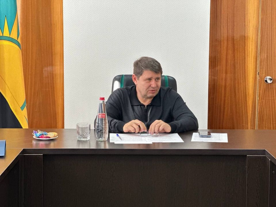 Владислав Ключаров: Сегодня провёл важную рабочую встречу с руководителями и активистами некоммерческих организаций, которые активно работают в сфере молодёжной политики на территории нашего города Владислав Ключаров: Сегодня провёл важную рабочую встречу с руководителями и активистами некоммерческих организаций, которые активно работают в сфере молодёжной политики на территории нашего города