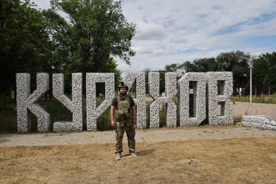 Военный корреспондент «Известий» из Донецка Евгений Быковский празднует день рождения Военный корреспондент «Известий» из Донецка Евгений Быковский празднует день рождения