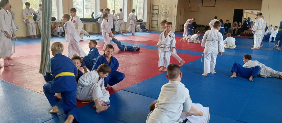 Врамках партийного проекта Всероссийской политической партии «ЕДИНАЯ РОССИЯ»«Выбор сильных» в 21 октября 2025 года прошла открытая тренировка среди воспитанников секций дзюдо и самбо Врамках партийного проекта Всероссийской политической партии «ЕДИНАЯ РОССИЯ»«Выбор сильных» в 21 октября 2025 года прошла открытая тренировка среди воспитанников секций дзюдо и самбо