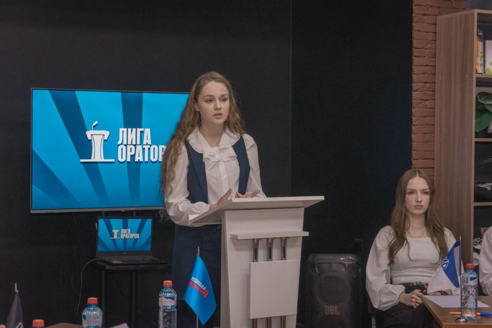 Сделай своё слово оружием. В Донецке прошёл полуфинал «Лиги Ораторов» Сделай своё слово оружием. В Донецке прошёл полуфинал «Лиги Ораторов»