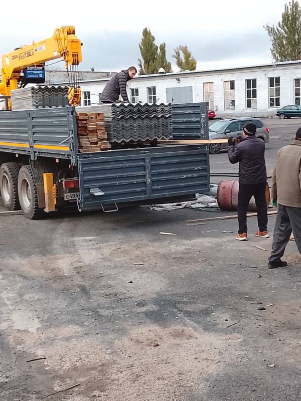 В течение прошедшей недели специалисты Управления капитального строительства и восстановления продолжили активную работу по обеспечению жителей округа необходимыми материалами и проведению обследований поврежденного жилого... В течение прошедшей недели специалисты Управления капитального строительства и восстановления продолжили активную работу по обеспечению жителей округа необходимыми материалами и проведению обследований поврежденного жилого...