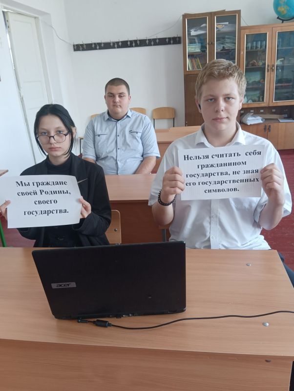 25 октября — День флага Донецкой Народной Республики 25 октября — День флага Донецкой Народной Республики