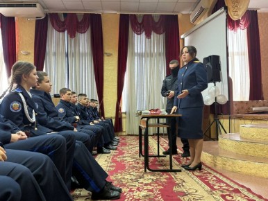 Сотрудники Следственного комитета и Росгвардии провели урок тактической медицины для кадетов
