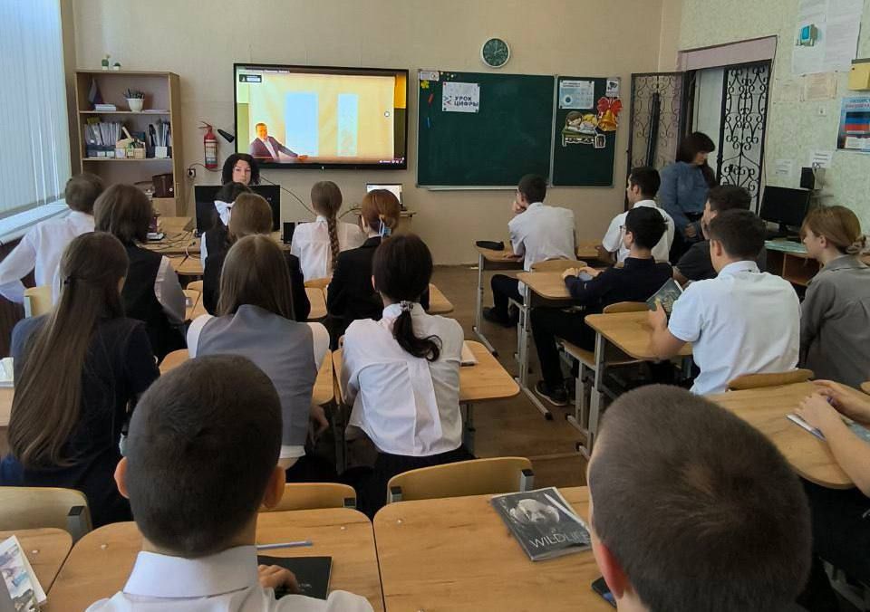 В школах ДНР дали старт циклу республиканских уроков «Основы генетики» В школах ДНР дали старт циклу республиканских уроков «Основы генетики»