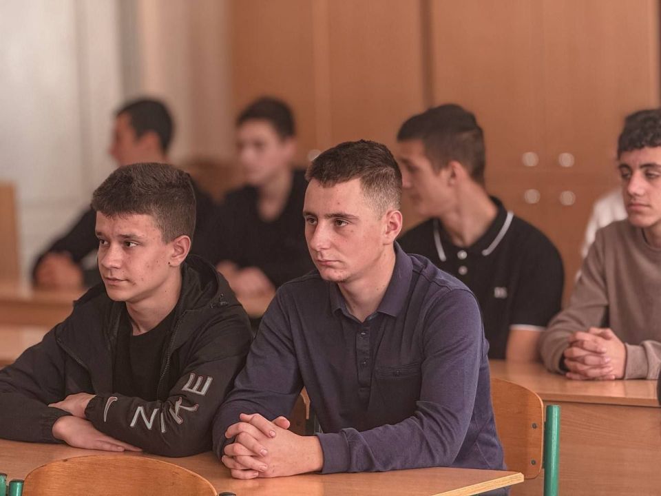 Строим будущее вместе!. Сектор молодежной политики отдела молодежи, спорта и туризма Администрации Старобешевского муниципального округа провел для учащихся ГБОУ «Стыльская школа Старобешевского м.о.» диалог на равных в... Строим будущее вместе!. Сектор молодежной политики отдела молодежи, спорта и туризма Администрации Старобешевского муниципального округа провел для учащихся ГБОУ «Стыльская школа Старобешевского м.о.» диалог на равных в...