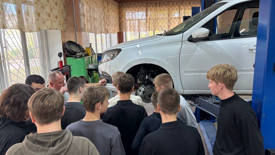 Денис Пушилин: Порядка 150 тысяч учеников, студентов и их родителей приняли участие в акции «Учиться в Донбассе» Денис Пушилин: Порядка 150 тысяч учеников, студентов и их родителей приняли участие в акции «Учиться в Донбассе»