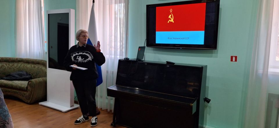 Ко Дню Государственного флага Донецкой Народной Республики Ко Дню Государственного флага Донецкой Народной Республики