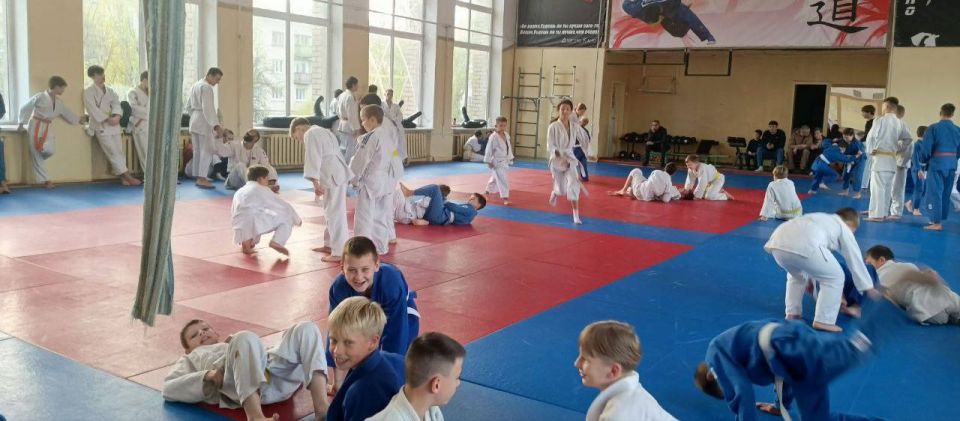 Врамках партийного проекта Всероссийской политической партии «ЕДИНАЯ РОССИЯ»«Выбор сильных» в 21 октября 2025 года прошла открытая тренировка среди воспитанников секций дзюдо и самбо Врамках партийного проекта Всероссийской политической партии «ЕДИНАЯ РОССИЯ»«Выбор сильных» в 21 октября 2025 года прошла открытая тренировка среди воспитанников секций дзюдо и самбо
