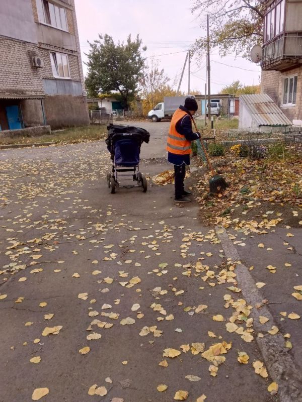 Сегодня, 24.10.2025 года, силами сотрудников жилищно-коммунальных предприятий Пролетарского внутригородского района г. Донецка были выполнены следующие работы: Сегодня, 24.10.2025 года, силами сотрудников жилищно-коммунальных предприятий Пролетарского внутригородского района г. Донецка были выполнены следующие работы: