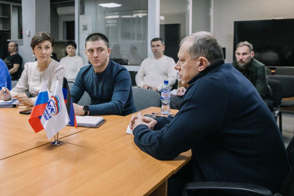 Антон Кольцов: На встрече с партактивом «Единой России» Приморского района рассмотрели проблематику, с которой чаще всего обращаются жители Антон Кольцов: На встрече с партактивом «Единой России» Приморского района рассмотрели проблематику, с которой чаще всего обращаются жители