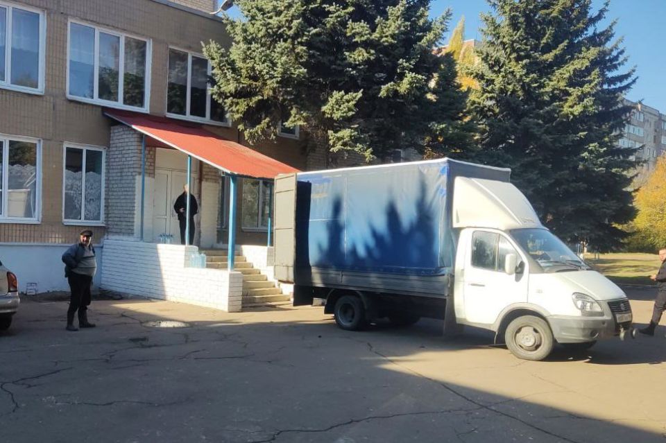 В социальные учреждения Кировского поступила партия бутилированной воды В социальные учреждения Кировского поступила партия бутилированной воды
